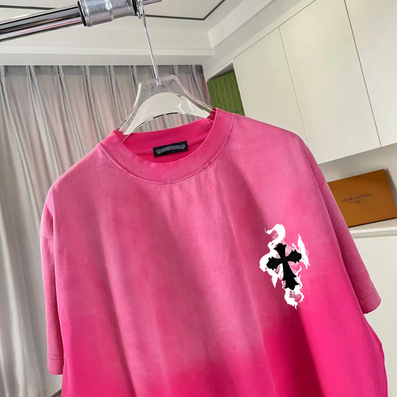 🅿️190 ch Crow* 2025 summer new style, washed, distressed, spray-painted, Sanskrit cross print, short-sleeved T-shirt, customized fabric 320g, same style for men and women, size: S M L XL XXL five sizes, color: black, white, gradient black, gradient red